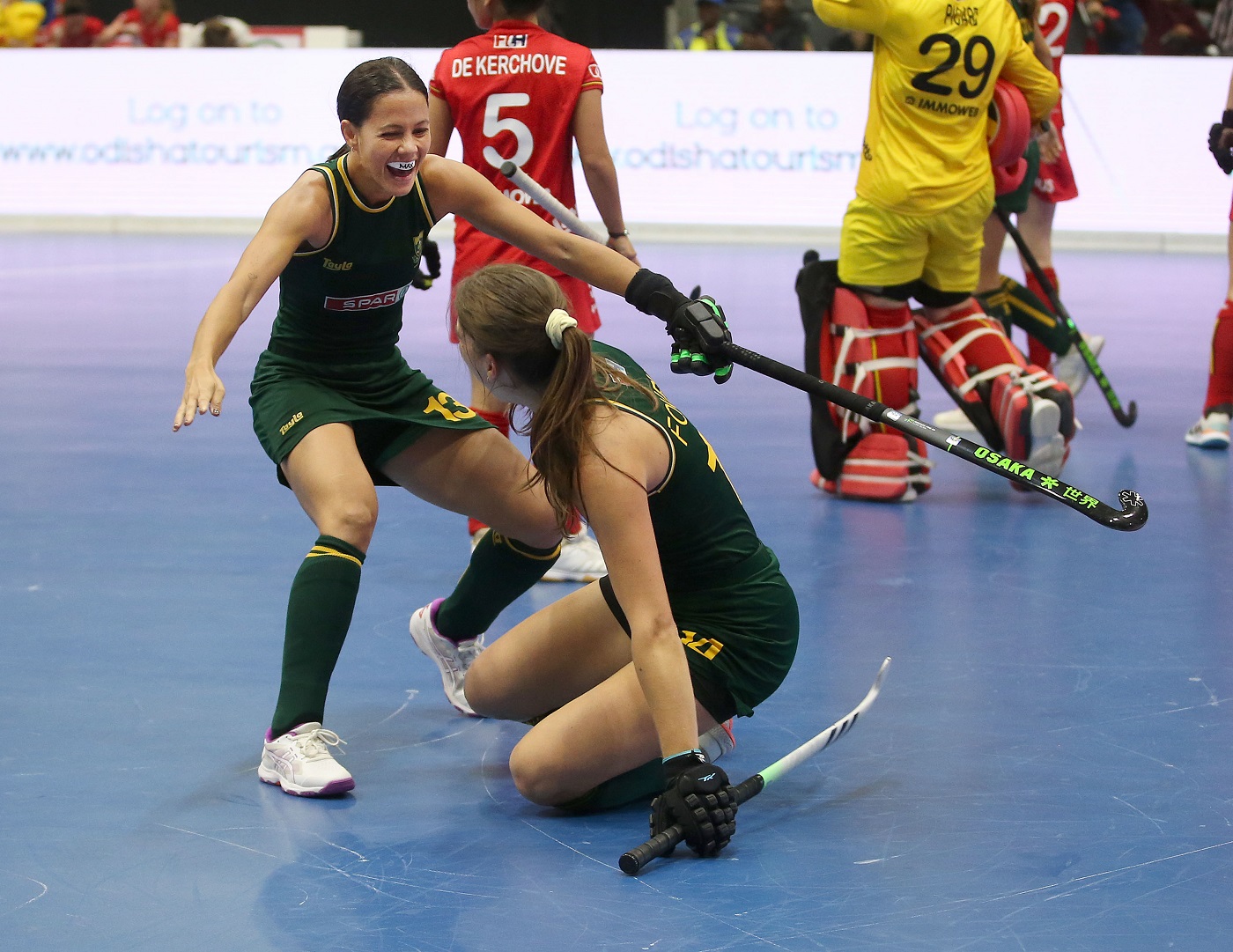 Featured image for “STUNNING DISPLAY PUTS SOUTH AFRICAN WOMEN IN WORLD CUP SEMIS”